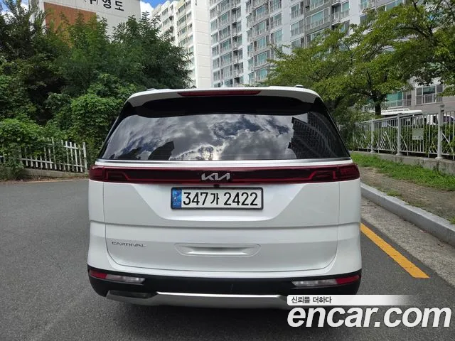 Kia Carnival 2021 thumb 4