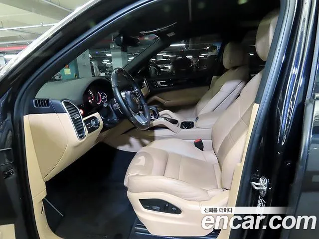 Porsche Cayenne 2022 thumb 7