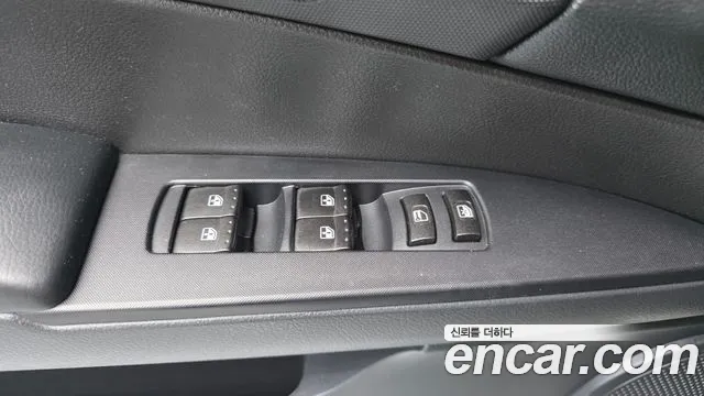 KGM Korando 2015 thumb 11