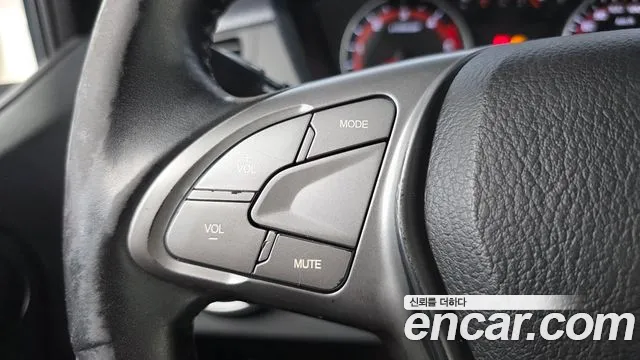 KGM Korando 2015 thumb 2