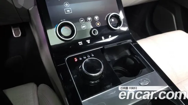 Land Rover Range Rover Velar 2019 thumb 8