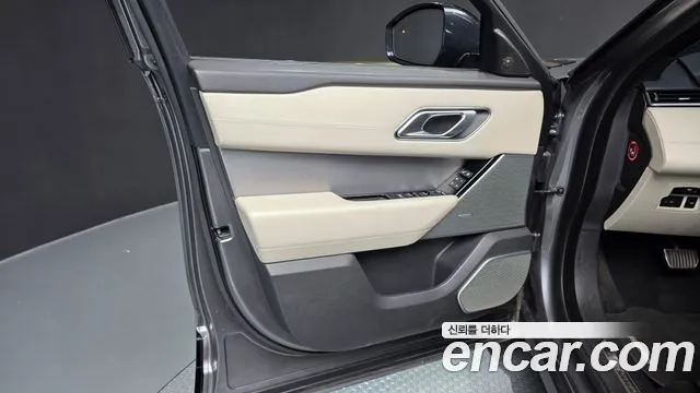 Land Rover Range Rover Velar 2019 thumb 11