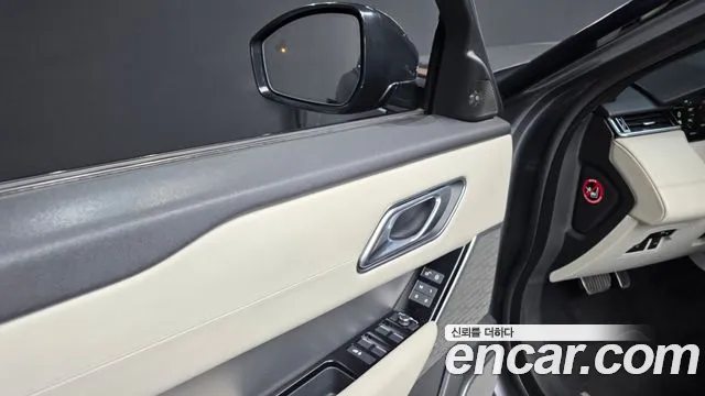 Land Rover Range Rover Velar 2019 thumb 6