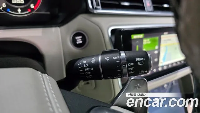 Land Rover Range Rover Velar 2019 thumb 12