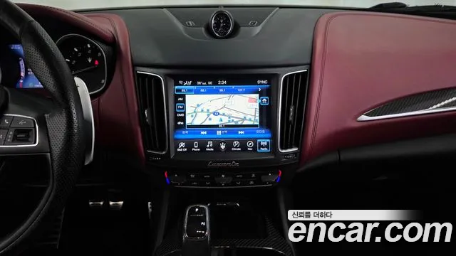 Maserati Levante 2019 thumb 11
