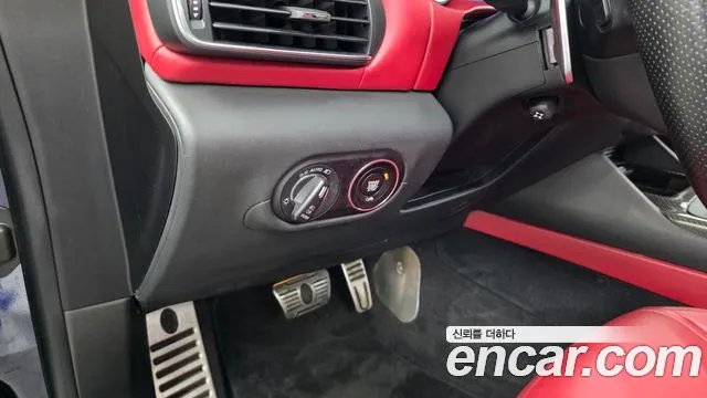 Maserati Levante 2019 thumb 12