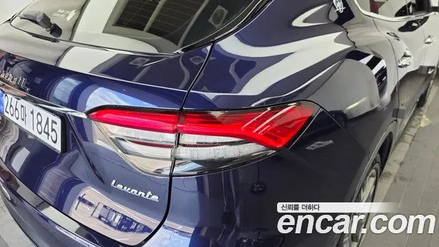 Maserati Levante 2019 thumb 7