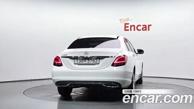 Mercedes-Benz C-Class 2020 thumb 7