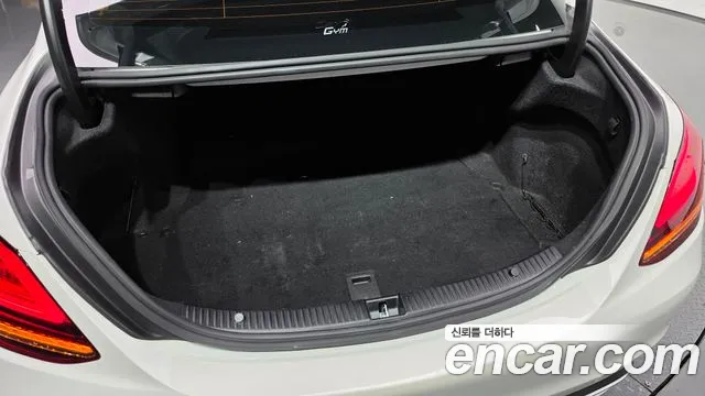 Mercedes-Benz C-Class 2020 thumb 2