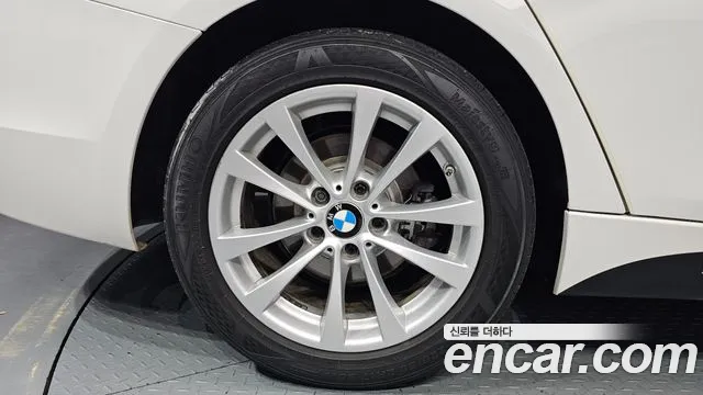 BMW 3 серии 2016 thumb 8