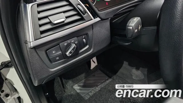 BMW 3 серии 2016 thumb 11