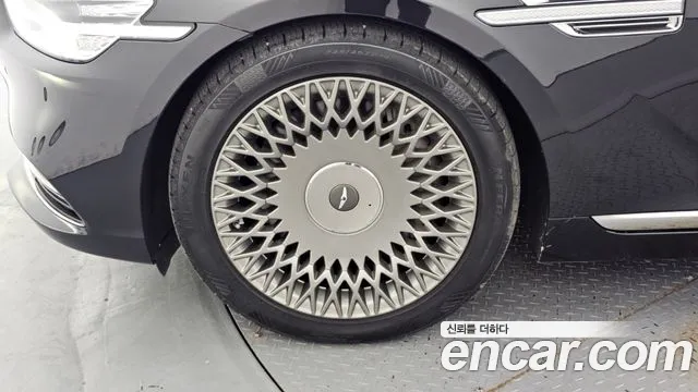 Genesis G90 2019 thumb 10