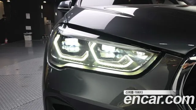 BMW X1 2021 thumb 2