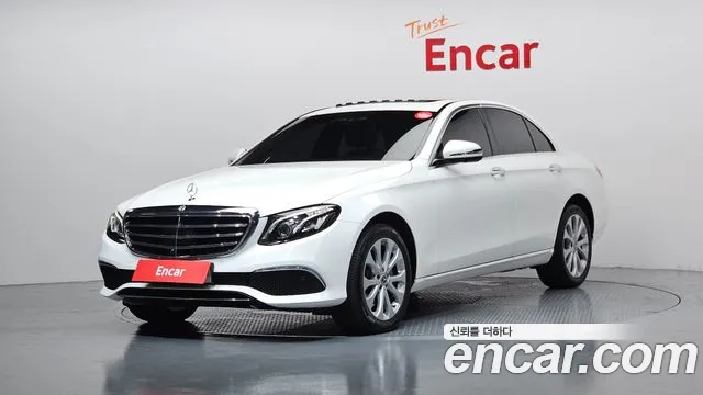 Mercedes-Benz E-Class 2020 thumb 12