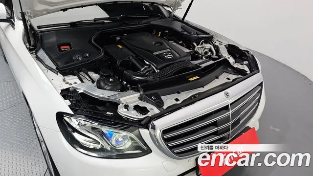 Mercedes-Benz E-Class 2020 thumb 4
