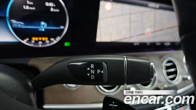 Mercedes-Benz E-Class 2020 thumb 3