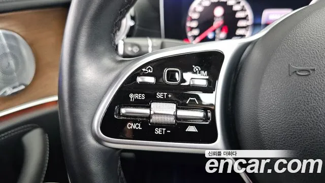 Mercedes-Benz E-Class 2020 thumb 8