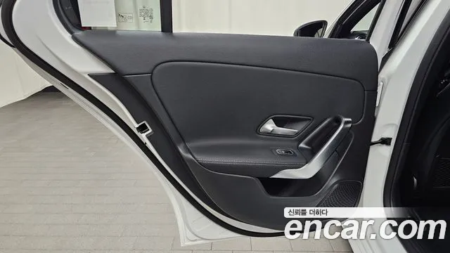 Mercedes-Benz A-Class 2025 thumb 7
