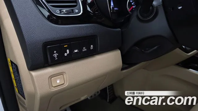 Kia Carnival 2019 thumb 5