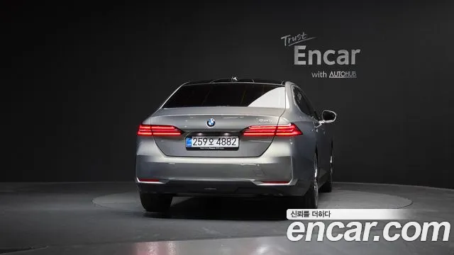 BMW 5 серии 2025 thumb 5