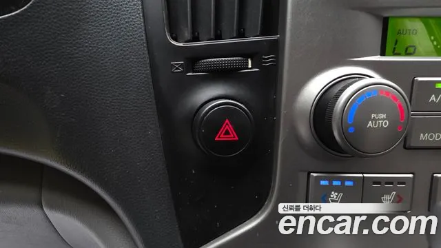 Hyundai Staria 2015 thumb 8