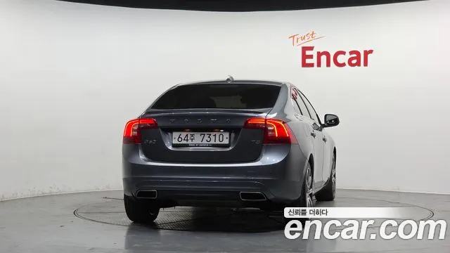 Volvo S60 2018 thumb 6