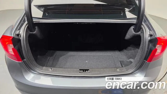 Volvo S60 2018 thumb 11