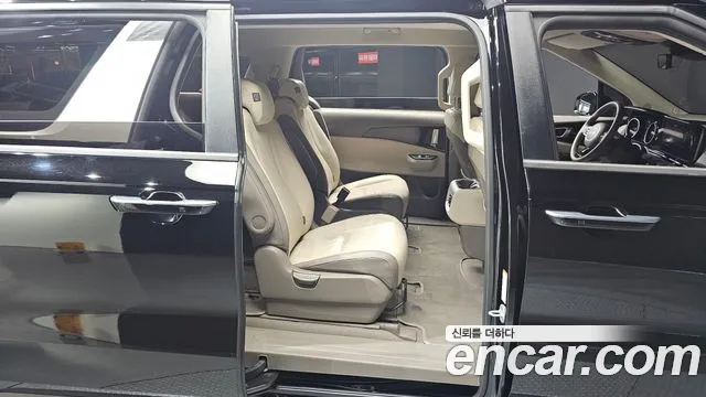 Kia Carnival 2023 thumb 9