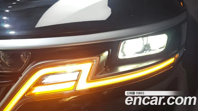 Kia Carnival 2023 thumb 6