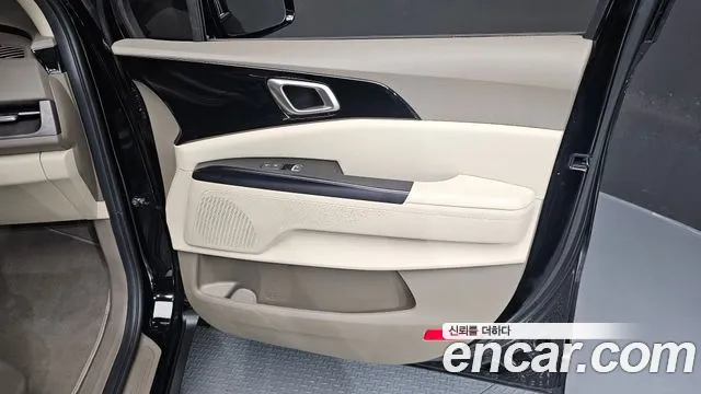 Kia Carnival 2023 thumb 12