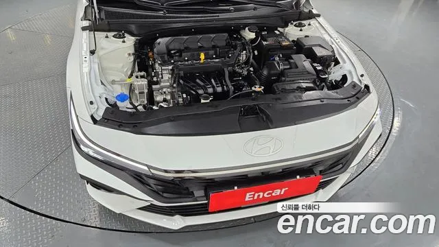 Hyundai Elantra 2023 thumb 3