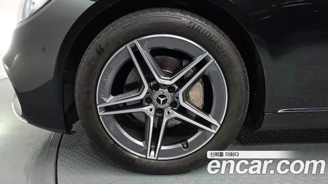 Mercedes-Benz S-Class 2016 thumb 6