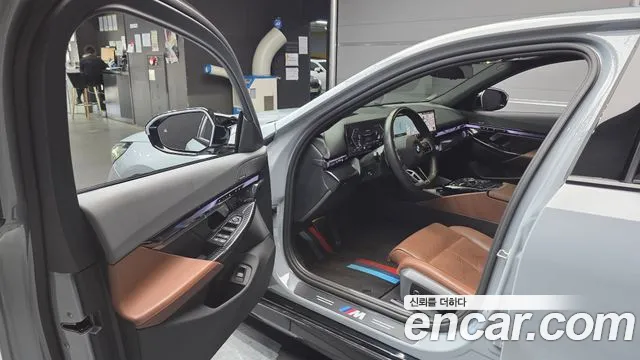 BMW 5 серии 2023 thumb 8