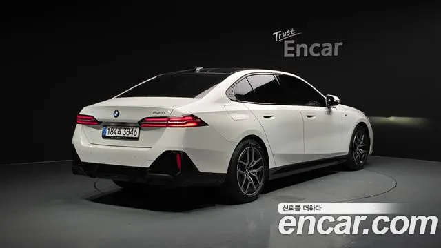 BMW 5 серии 2025 thumb 9