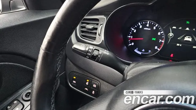 Kia Carens 2015 thumb 3