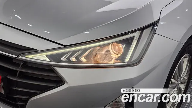 Hyundai Elantra 2019 thumb 9