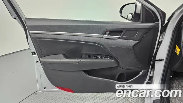 Hyundai Elantra 2019 thumb 4