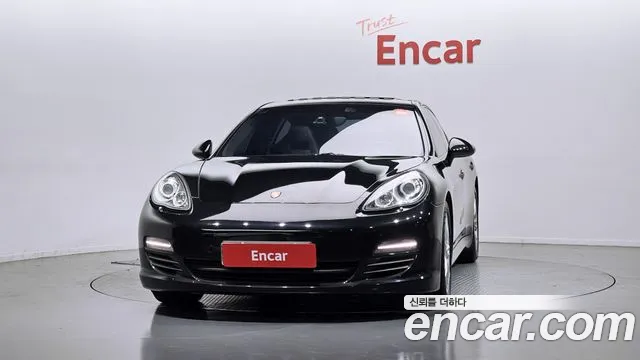 Porsche Panamera 2012 thumb 2