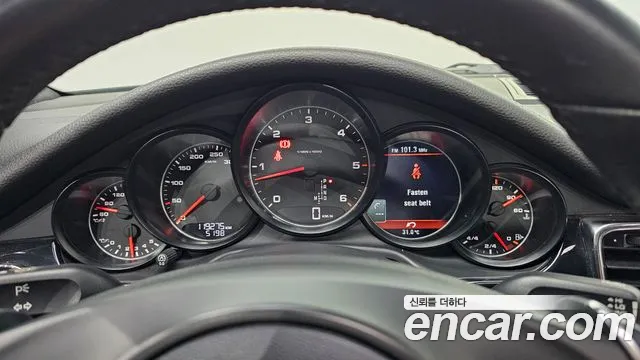 Porsche Panamera 2012 thumb 4