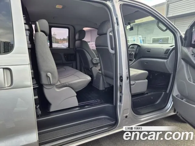 Hyundai Staria 2012 thumb 10