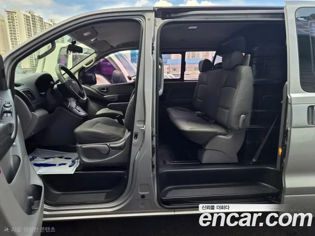 Hyundai Staria 2012 thumb 9
