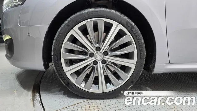 Peugeot 508 2018 thumb 11