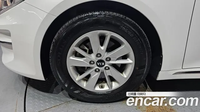 Kia K5 2018 thumb 2
