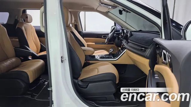 Kia Carnival 2021 thumb 9
