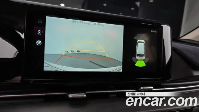 Kia Carnival 2021 thumb 4