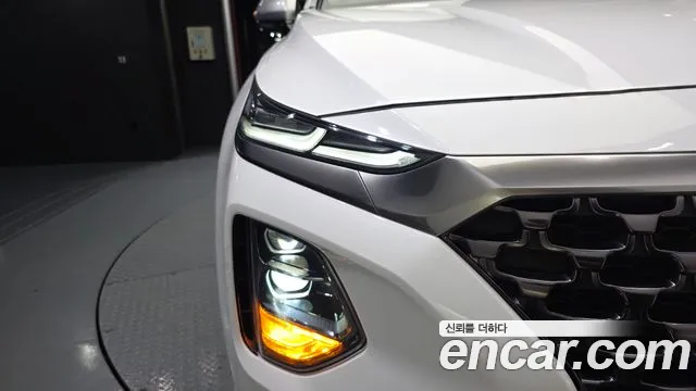 Hyundai Santa Fe 2018 thumb 10