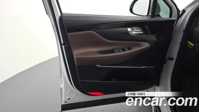 Hyundai Santa Fe 2018 thumb 4