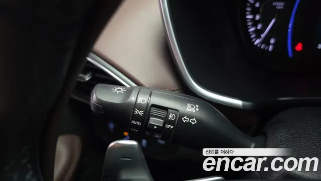 Hyundai Santa Fe 2018 thumb 2