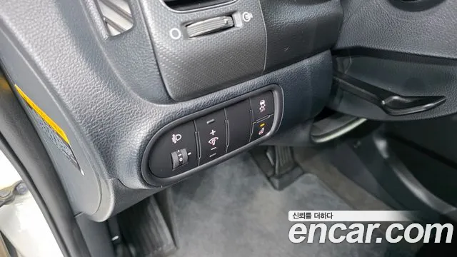 Kia K3 2016 thumb 5