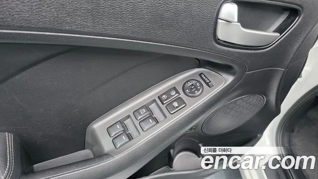 Kia K3 2016 thumb 7